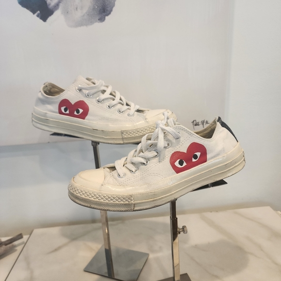COMME DE GARCON Play X COLLAB WITH CONVERSE CHUCK 70 LOW SINGLE HEART SHOES ❤️